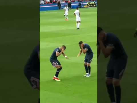 #Mbappé and #Hakimi Dance