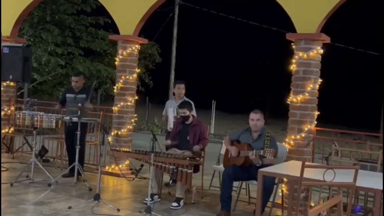 Ésto Es Diciembre - Marimba Combo Sones De Mi Tierra