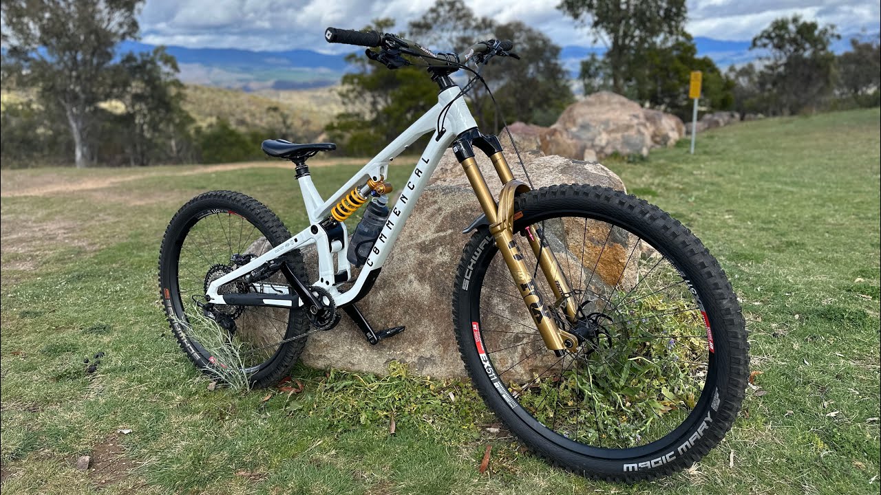 Commencal META SX V5 Pure White in PODIUM GOLD FOX 38 NBD - YouTube
