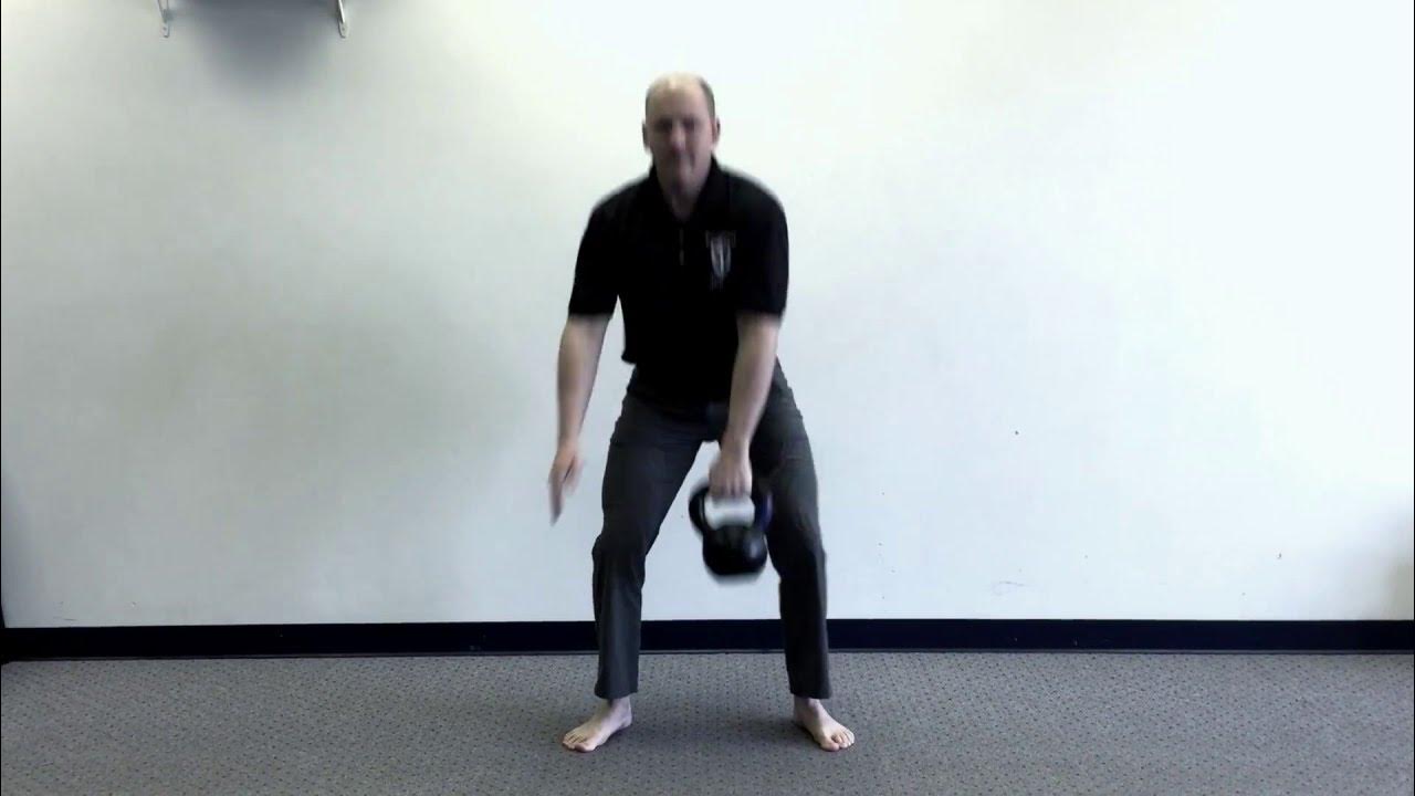 Vær stille Spille computerspil fødsel One-arm kettlebell swing: Acceptable free hand positions - YouTube