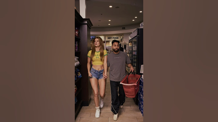 How it feels when you walk into the freezer section 🥶🛒 #hannahstocking #comedy #shorts
