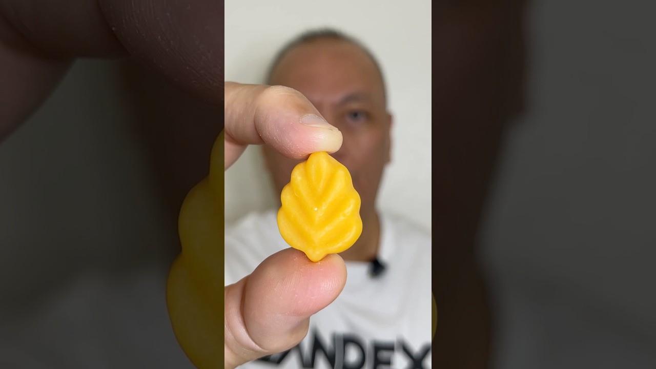 👂ASMR BRACHS MELLOWCREME AUTUMN LEAVES CANDY SALTED BUTTERSCOTCH FLAVOR EATING SOUNDS👂