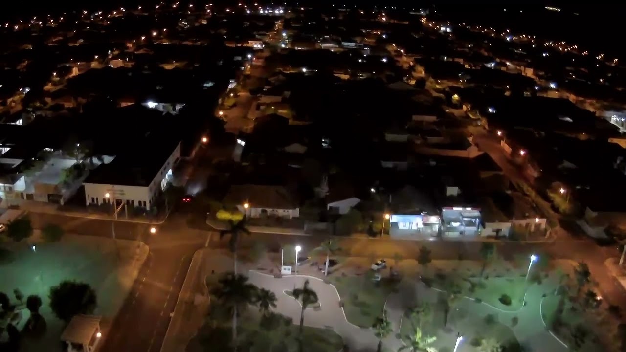 Buritama vista de cima a noite