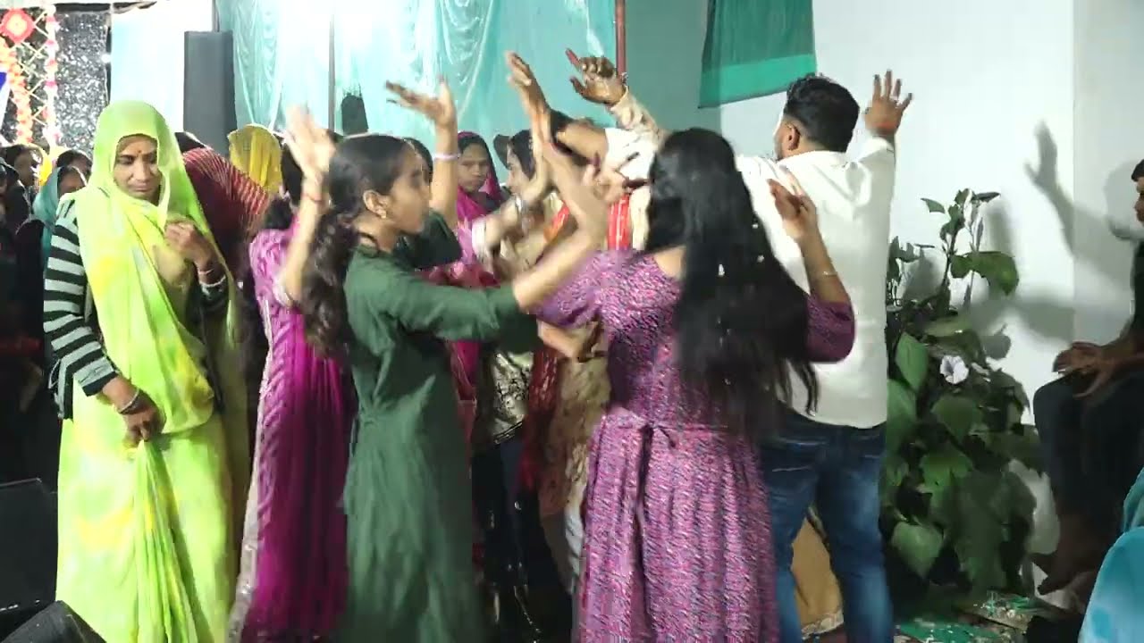 radhika gori se biraj ki gori