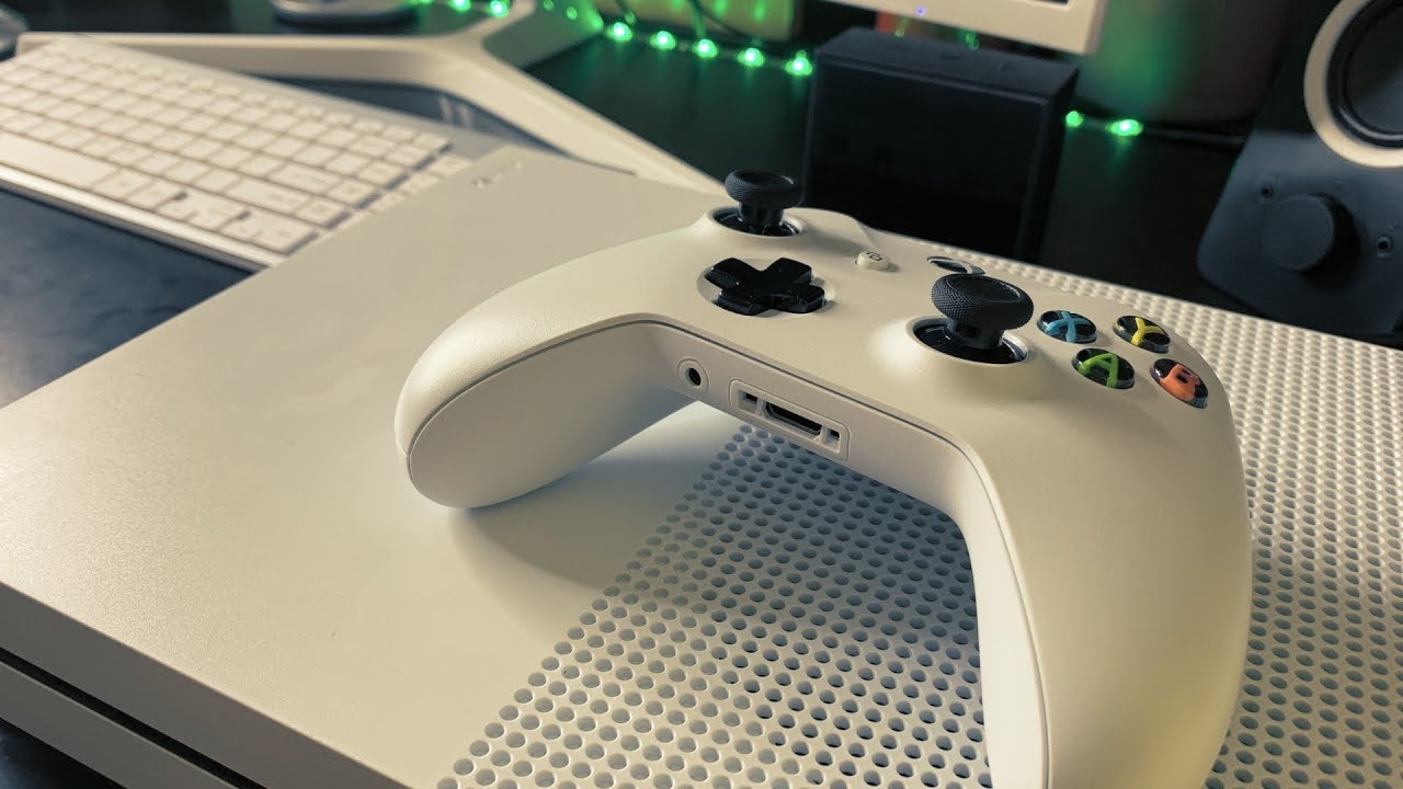 Microsoft Xbox One S - Unboxing & Review / Still Worth It In 2019? 