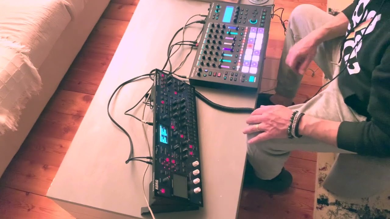 Alex Fain 70 min Techno Live ( Korg Multi/Poly + Mc707 ) - YouTube