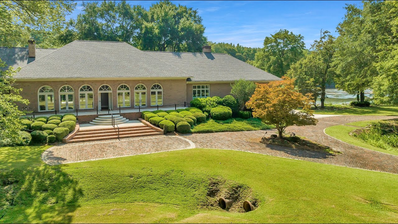1 River Trace, Macon, GA 31210 Riverfront property on 4.9 acres with 5825 Sqft