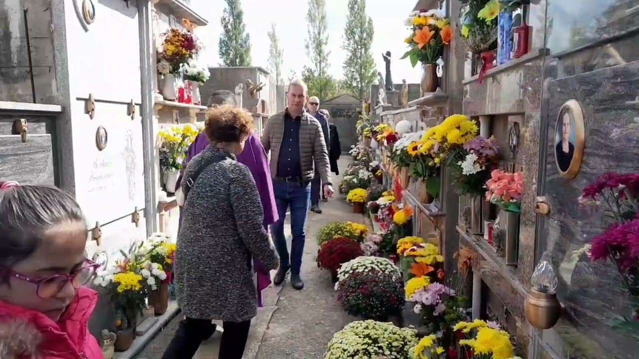 Simbario (VV): Messa del  2 novembre al cimitero, commemorazione dei defunti.