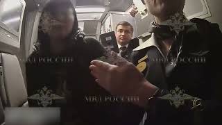 видео: Бухая авиабарагозка побила стюарда. Real video картинка: Бухая авиабарагозка побила стюарда. Real video