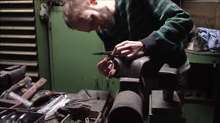How to remove a spring from the Hubertus leverlock (not broken)