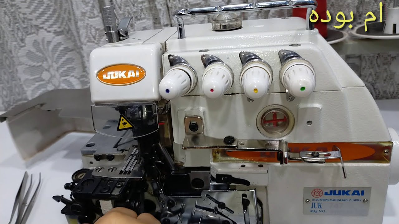 Простой способ заправки нитки в оверлок для начинающих.