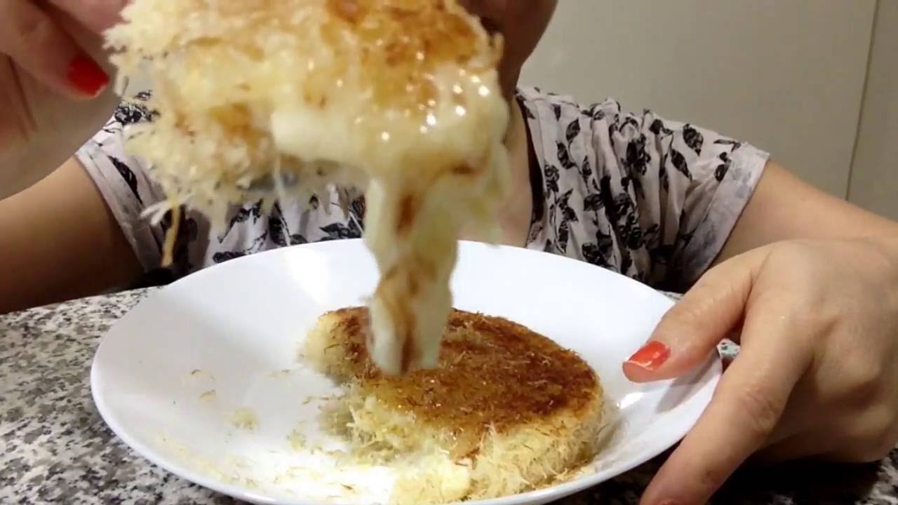 ASMR SUPER CRISPY CREAM-FILLED PASTRY DESSERT (Eating Show) Mukbang! *Extreme Crunchy Eating Sounds*