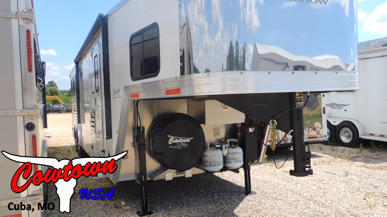 2020 Merhow 8311 3-Horse Trailer with Living Quarters - YouTube