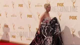 Glamour en la alfombra roja de los Premios Emmy screenshot 1