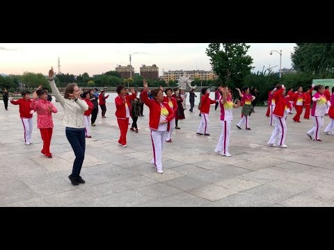 Танцы на площадях Китая