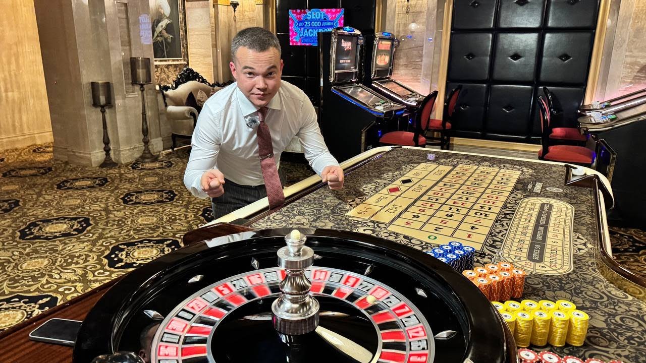 ИГРАЕМ НА СТРИМЕ ШОРТС