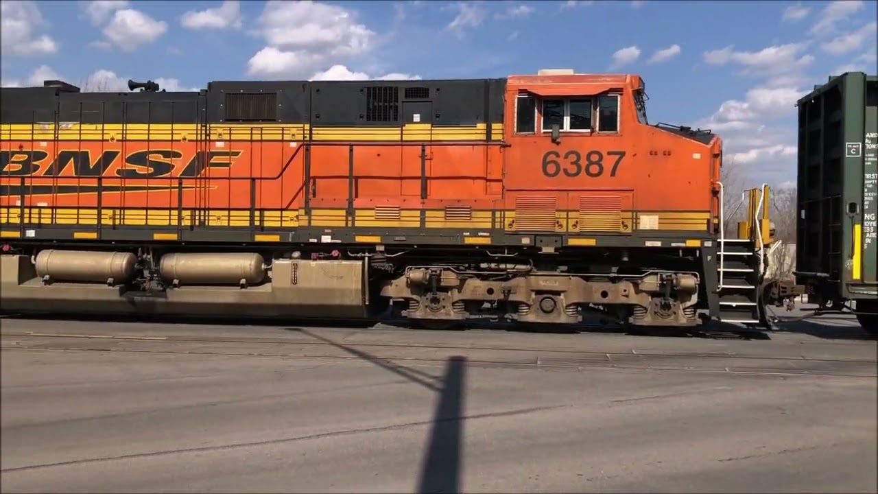 Railfanning CN Holly Sub in Pontiac MI, Amtrak 350 with P42 Unit and 2 Baggage Cars