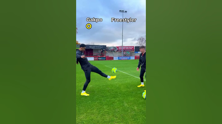 Cody Gakpo vs Football Freestyler ⚔️ Who wins? #lfc #footballfreestyle #liverpool