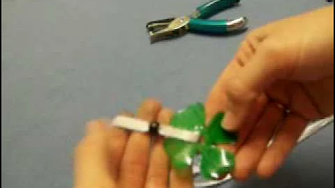 Four-Leaf Clover Necklace for St. Patrick's Day by OneMinuteCrafts.com