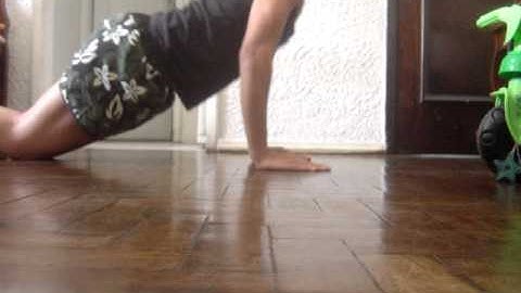 Flexão com os joelhos no chão