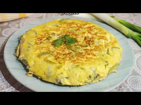 Video: Tortillas De Calabacín Con Cebolla Y Chicharrones