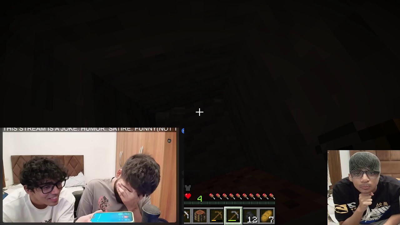 Watching this youtuber while playing minecraft for first time - YouTube