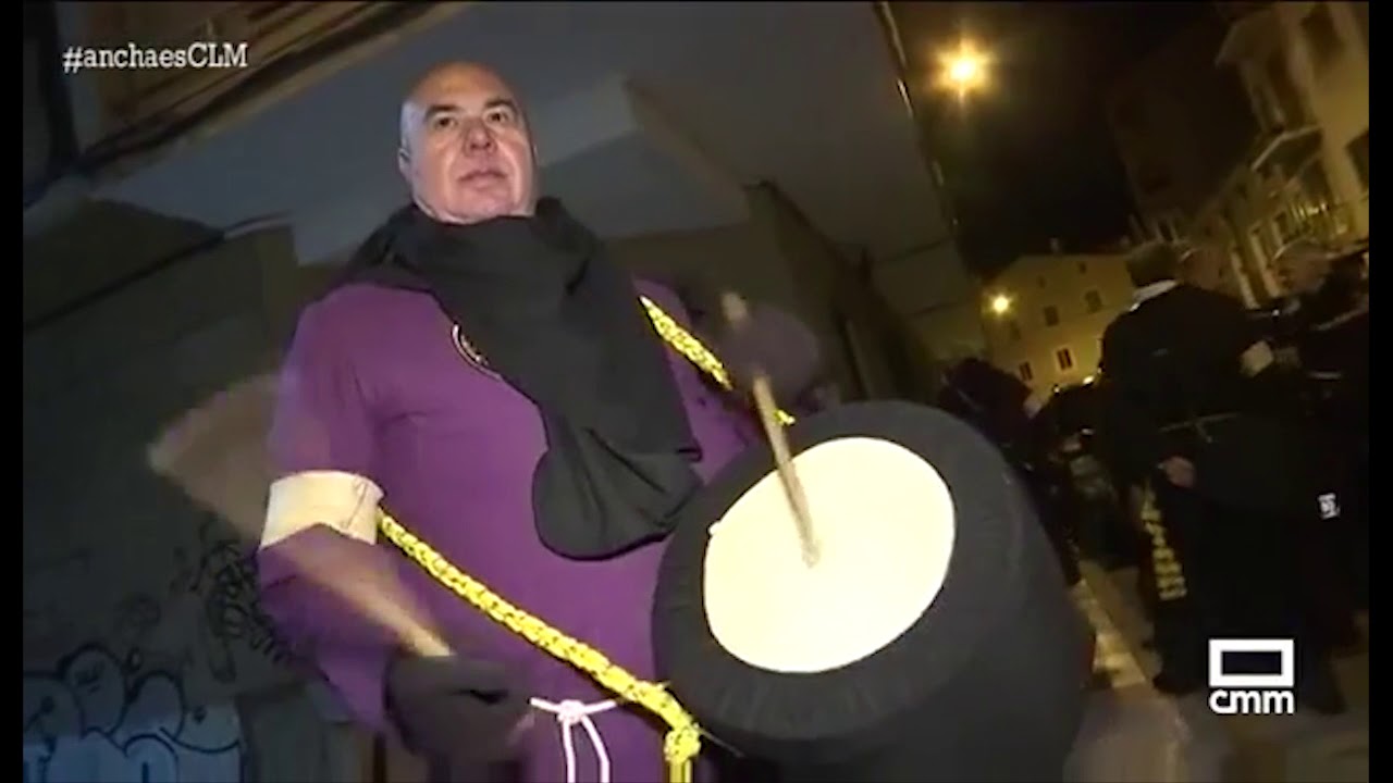 Turbas de Cuenca antes de la procesión. 29/03/2018.