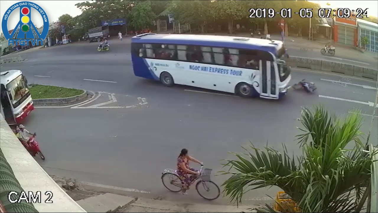 Tai nạn đầu năm tại ngã 3 gộp / ATGTVN