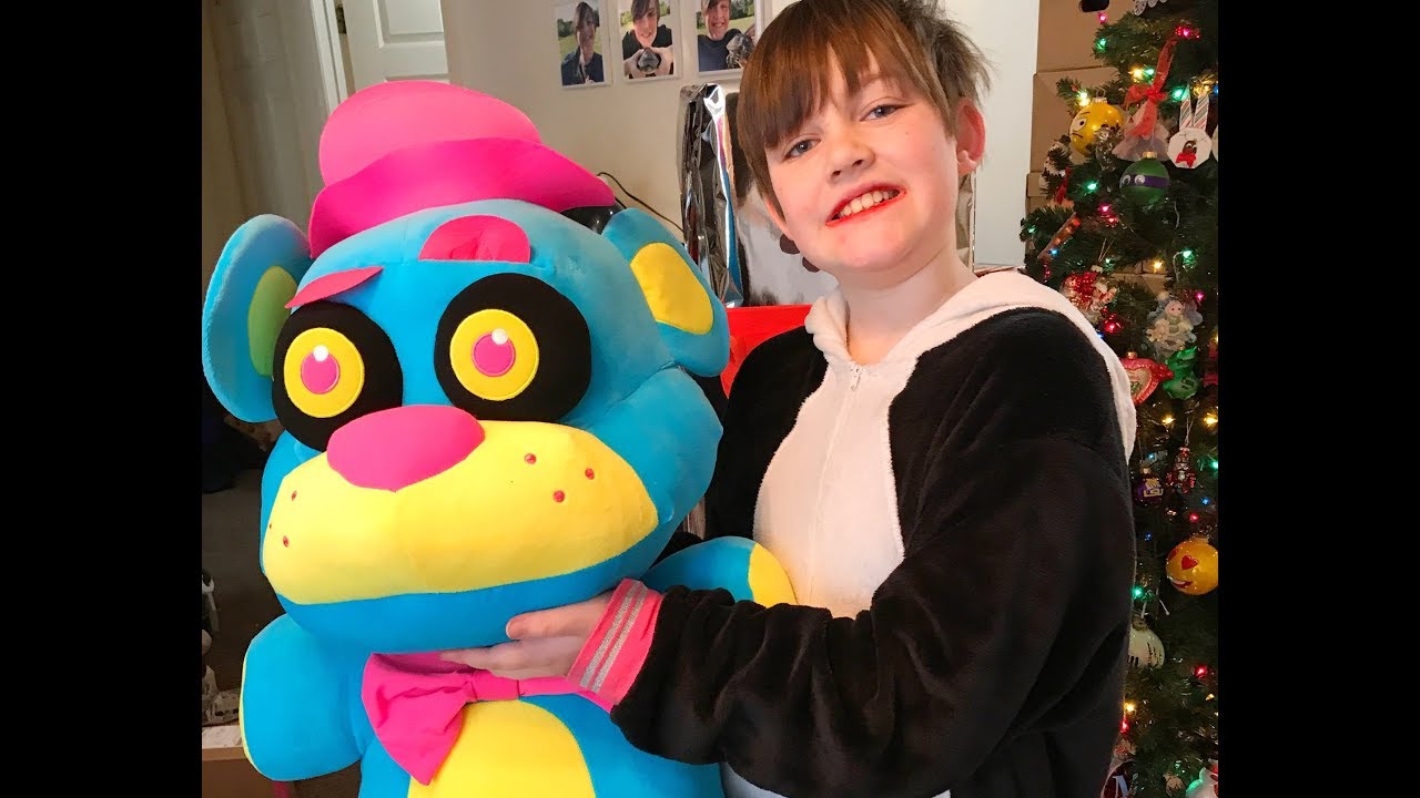 Christmas Morning Opening My Gifts!! - YouTube