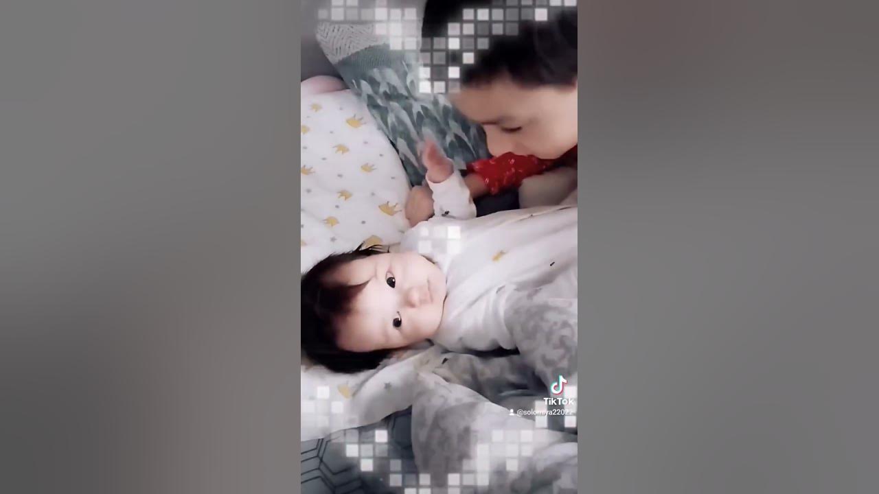 Братик і сестричка - YouTube