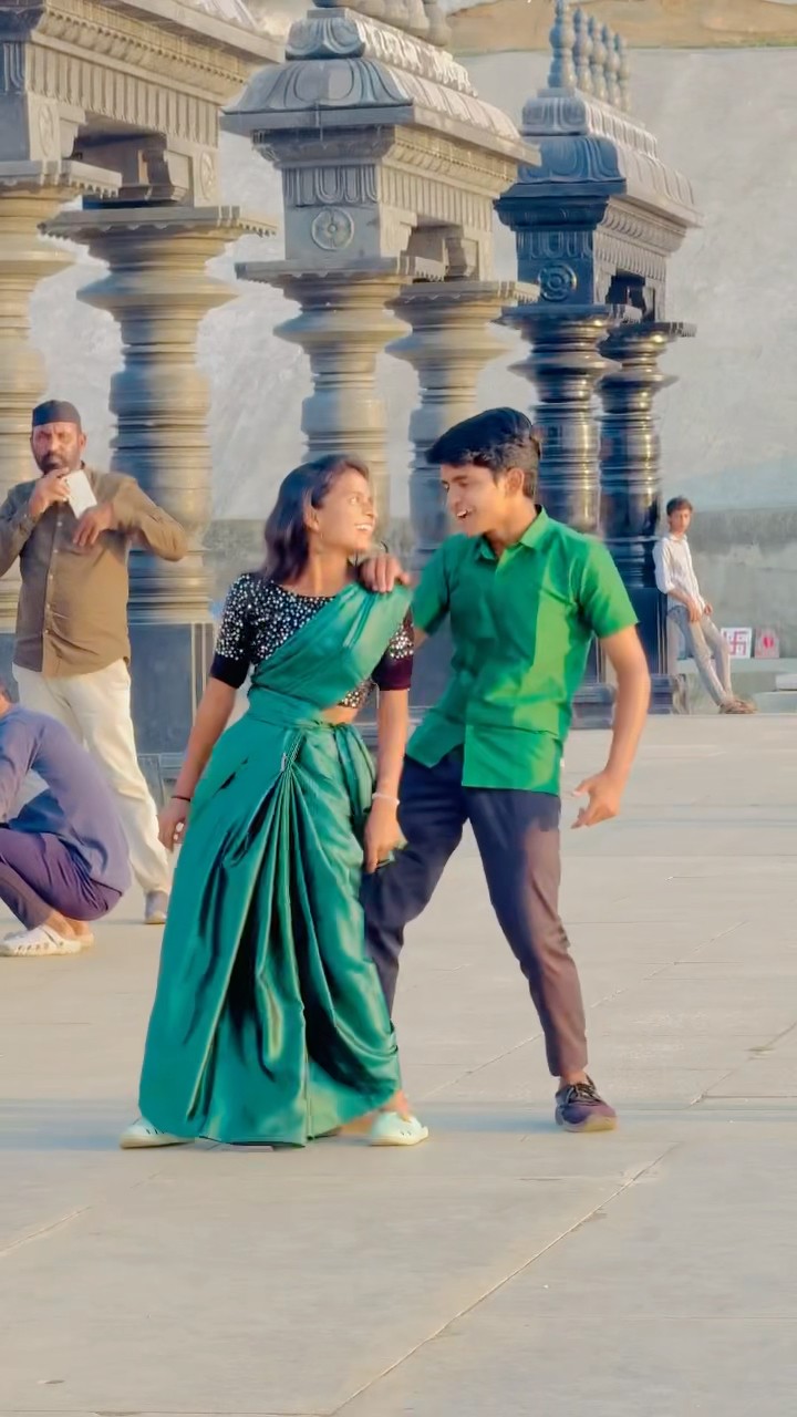 Benkiyalli tampu kandenu ?❄️?? @Nishadancingqueen #kannada #trending #dance #viralshorts