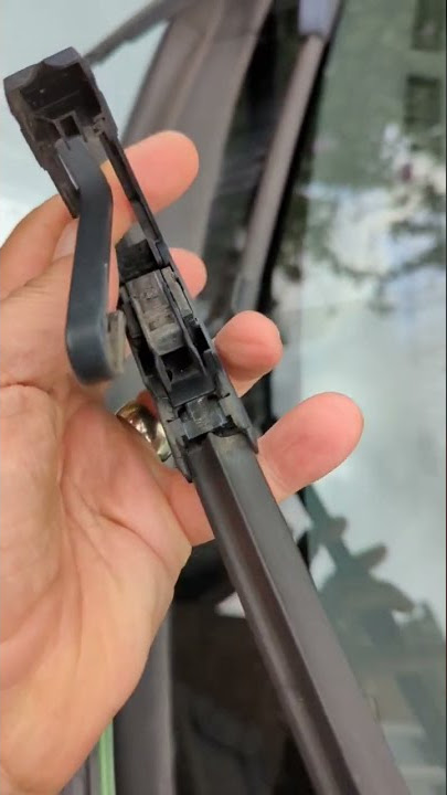 😉How to replace your wiper blades#shorts