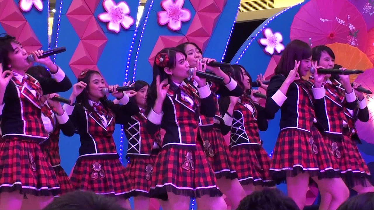 [FANCAM] JKT48 Tim J - Pareo wa Emerald at Baywalk Nippon Fest