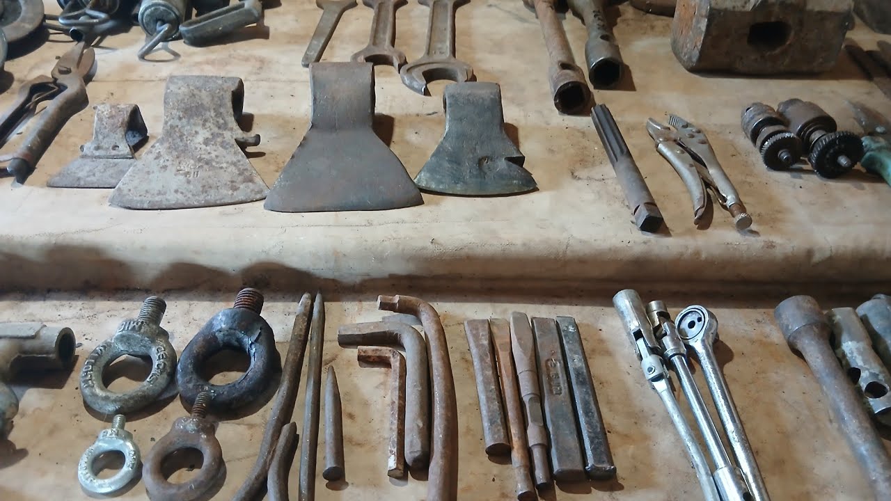 Барахолка на дому. Продажа Инструменты. Домкраты. Буржуйка. Тискы. Разное.