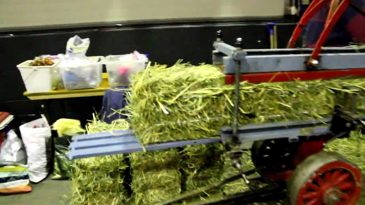 making mini hay bales - YouTube