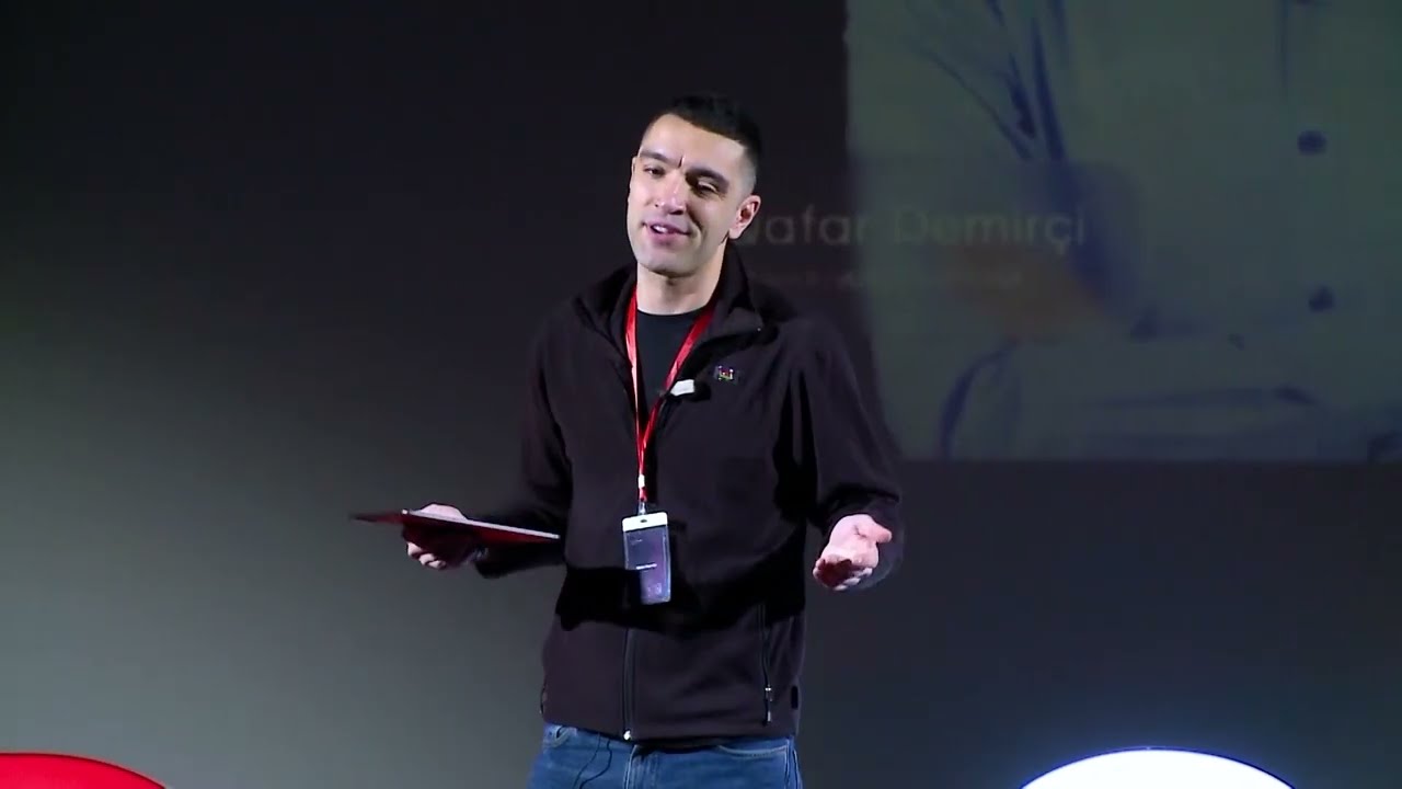 Pulu necə xərcləyək? | Qafar Demirçi | TEDxSumgait