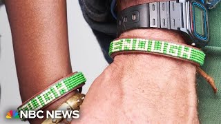 Download Lagu Toms Shoes founder unveils new project highlighting mental health MP3