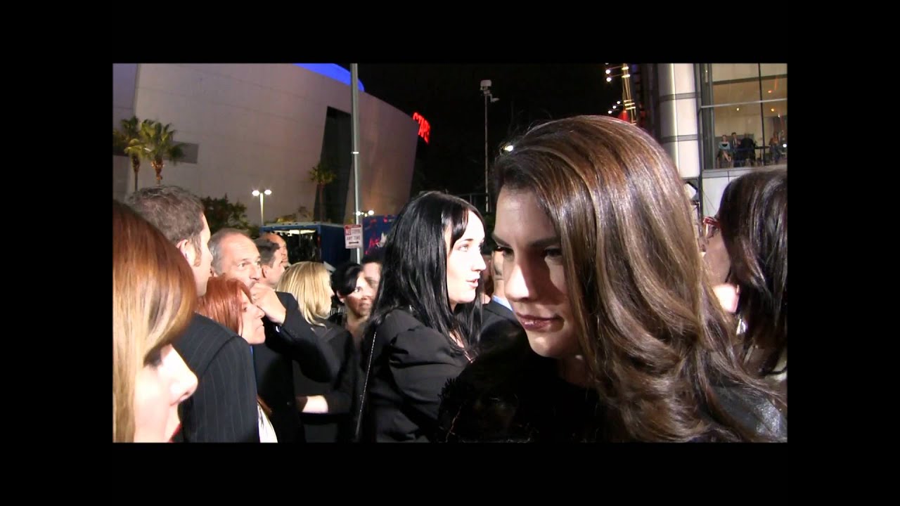 Stephenie Meyer talks Breaking Dawn film, Bill Condon