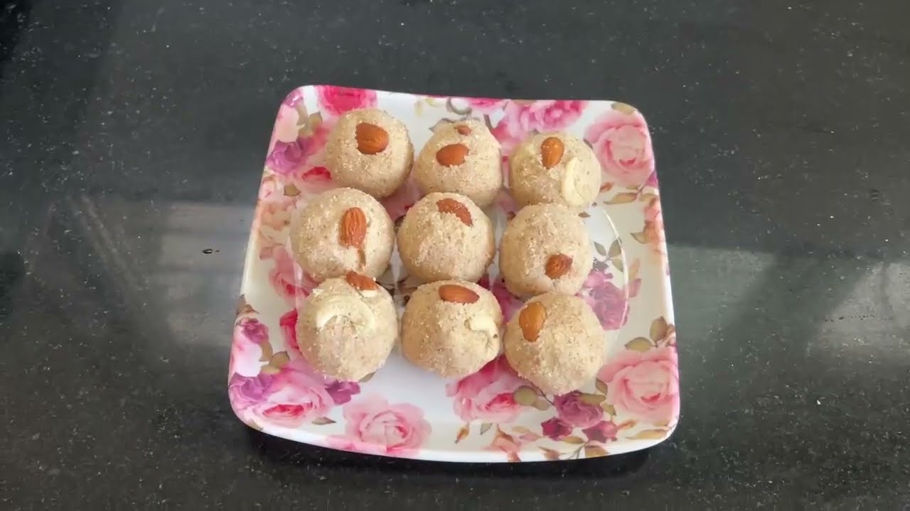 तोंडांत टाकताच विरघळणार असे बिना पाकाचे रवा लाडू 