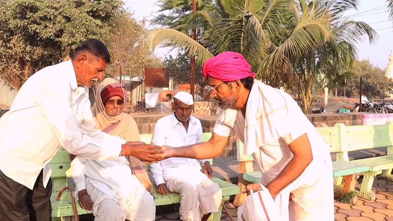 म्हाताऱ्या सासऱ्यावर सुनाची हुकूमशाही...? उतरत्या वयात लागलं भीक माघायला #emotional #emotionalstory
