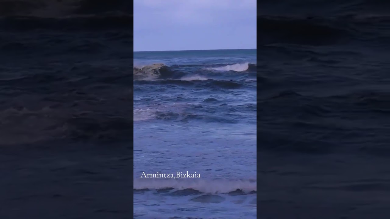 Armintza,Bizkaia,Esukadi,Paisvasco.El mar Cantábrico un poco cabreado.