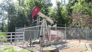 Oil Well With Lufkin Pumping Unit