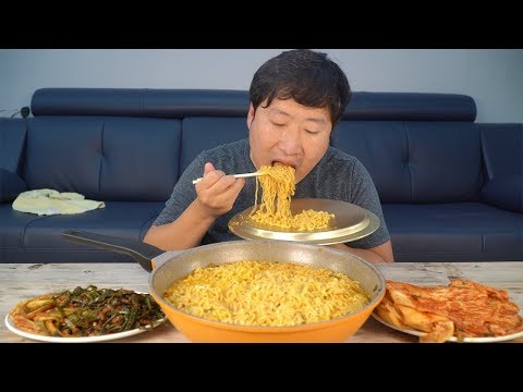 계란 3개 풀어~ 걸죽하게 [[진라면 매운맛(Jin ramen spicy)]] 요리&먹방!! - Mukbang eating show