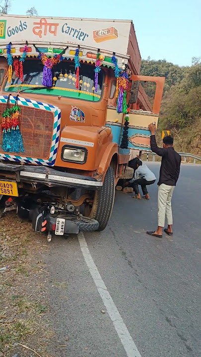 ट्रक ने बाइक को कुचला || Live Accident || Truck & Bike Accident #Shorts #accident