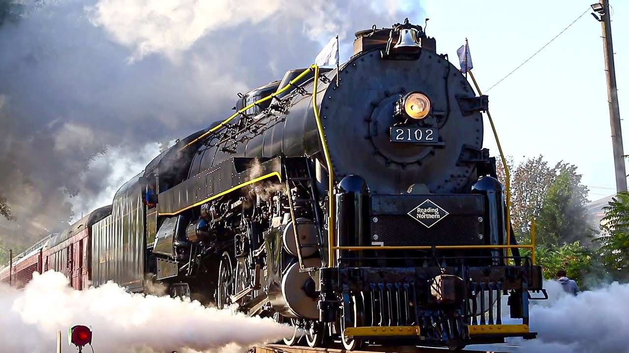 Reading and Northern 2102: The Autumn Anthracite Voyager