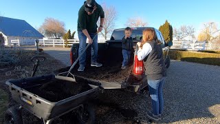 Using Compost Instead of Mulch 🤔💚🌱// Garden Answer