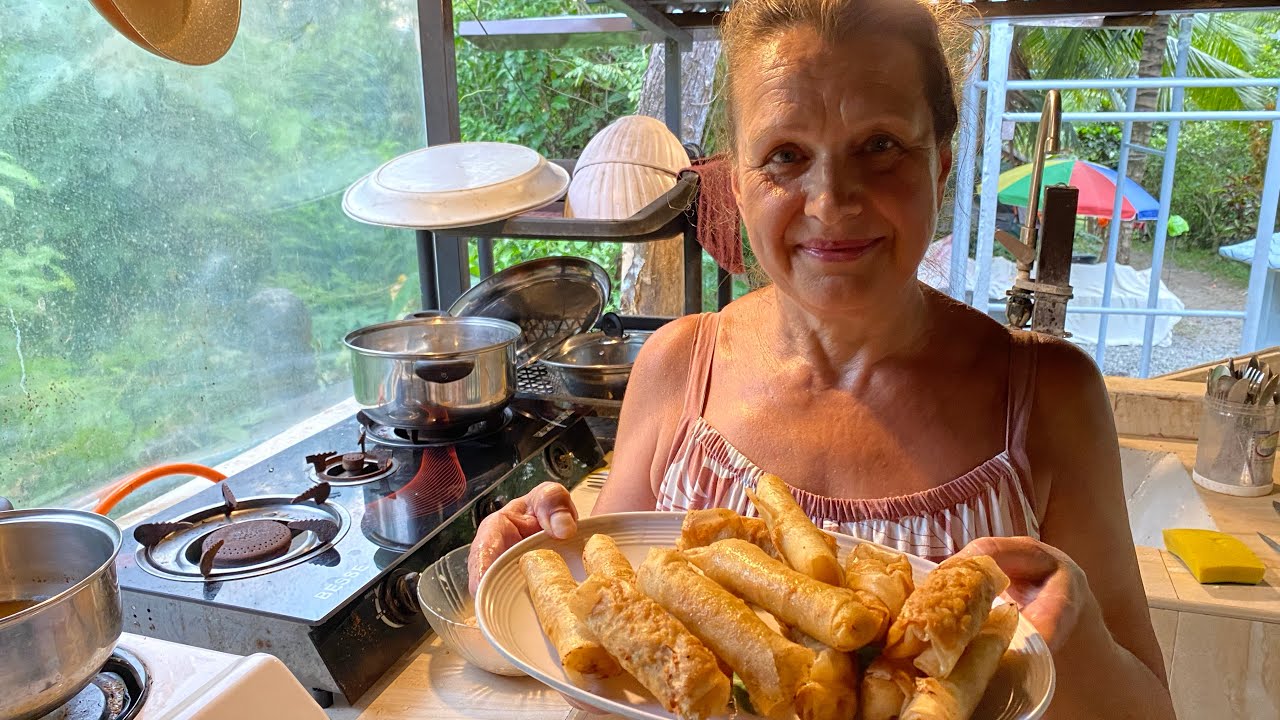 Cooking LUMPIANG SHANGHAI with MOM NATALIA and treat SISTER LIZA! 🇵🇭