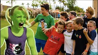 Ninja kids team up with superhero kids, extreme toys tv, fun twin
toys, trinity and beyond, evantube to figure out why payton went hulk
mode! wi...