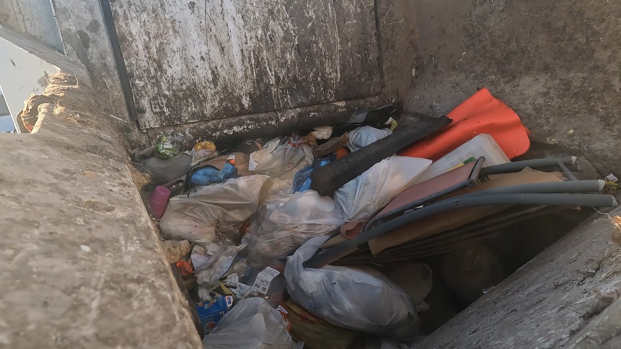 GoPro Garbage Truck Hopper view + Dumping garbage load!! (ep.26)        *** Scavenger Challenge ***