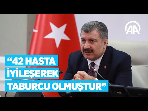 Sağlık Bakanı Fahrettin Koca basın toplantısı düzenliyor.